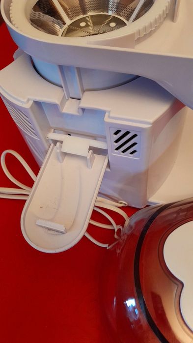 Продаю Соковыжималку "Scarlett SC 012" Новая