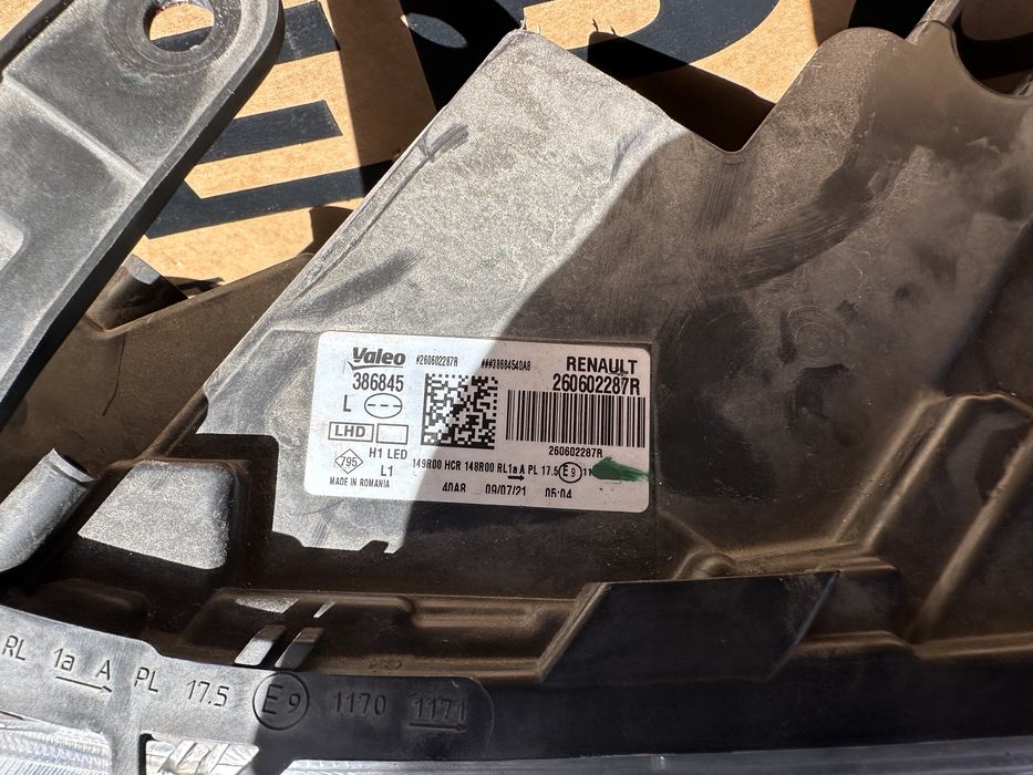 Ótica esquerda original Dacia Duster 9/2021 (apenas Led avariado)