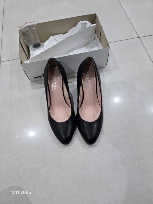 Damskie czółenka skórzane Eksbut 38,5