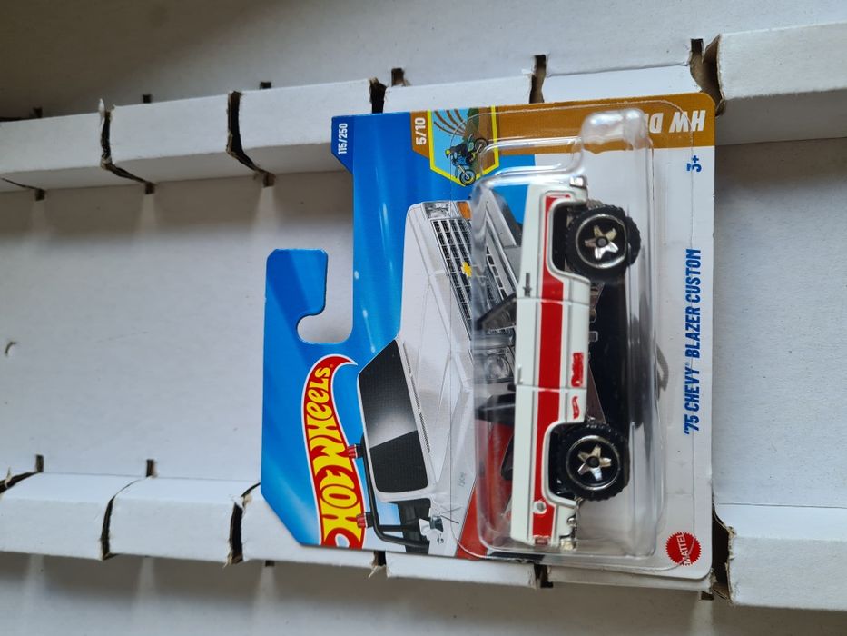 Autko hot wheels chevy blazer custom