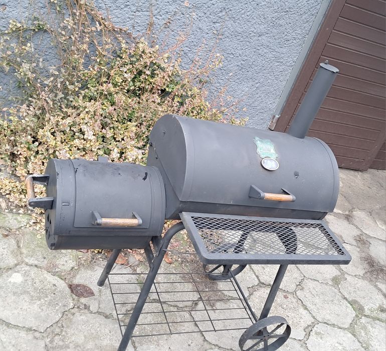 Grill z wędzarnią na święta.