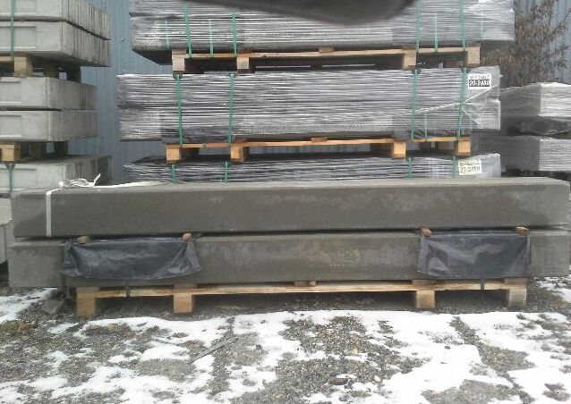 Podmurówka betonowa pełna wibroprasowana 200x2480x57mm