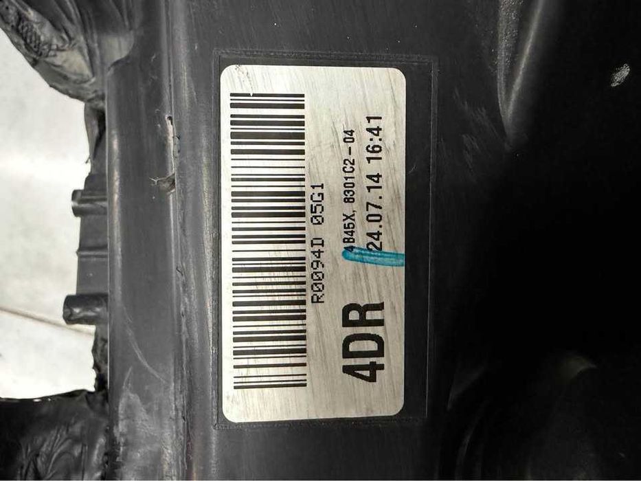Óptica direita Mitsubishi Outlander III apoios soldados.