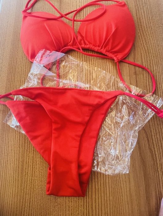 Гарний модний червоний купальник на завязках міні бікіні