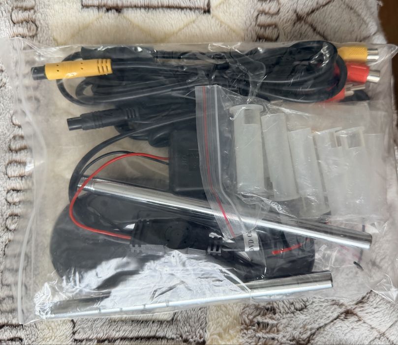 Підголовники з монітором Klyde Ultra 745 HD Beige c DVD ,USB ,SD .