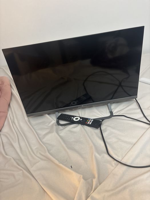 Smart Tech 24HG01VC 24" LED HD Google TV.
