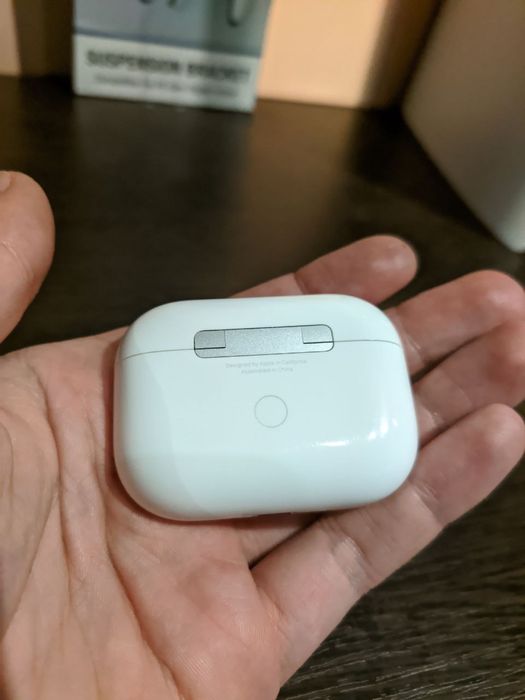 Etui Ladujace Airpods Pro 1  A2084 Stan idealny