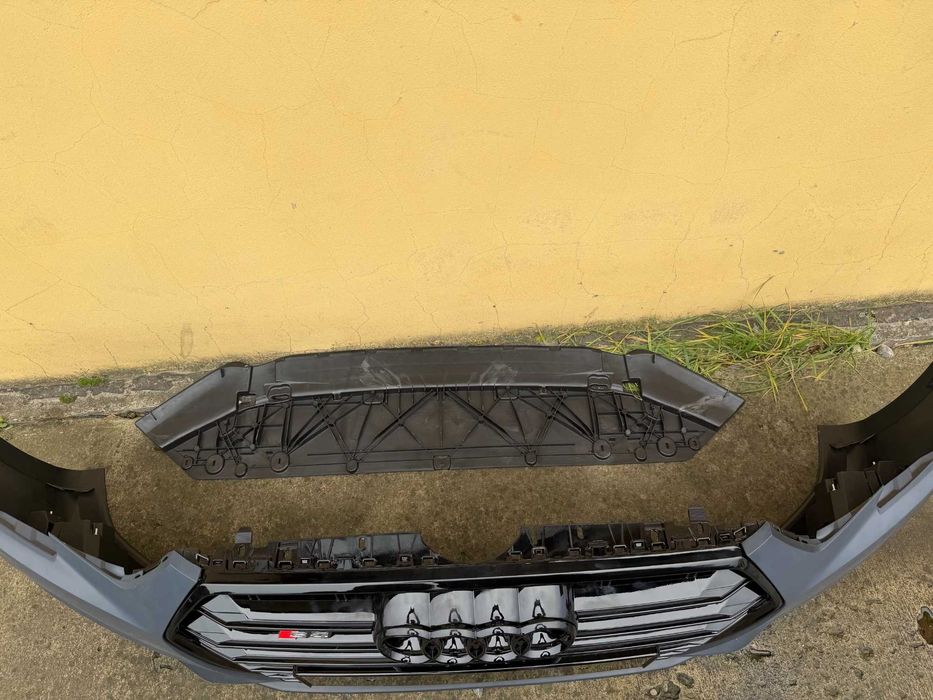 Передній під дистронік Audi A4 B9 2015-2019 року | бампер стиль S4