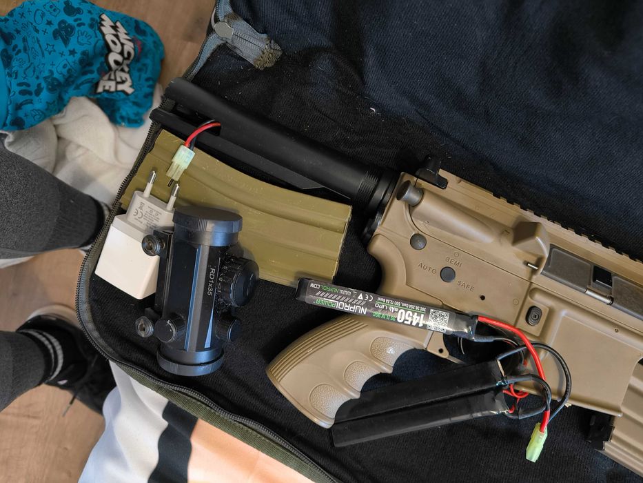 Arma de airsoft em bom estado