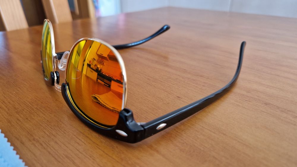 Óculos de sol polarizados para Homem com bolsa e pano - NOVOS!