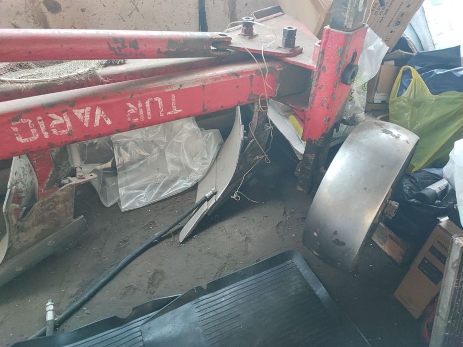 Плуг UNITA  в гарному стані