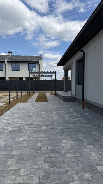 Продаж котеджу в Минаї від забудовника.