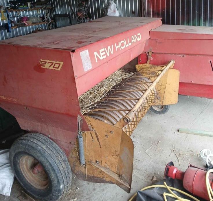 Prasa kostkująca New Holland 270