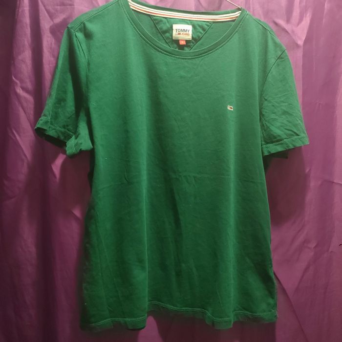 T-shirt koloru zielonego