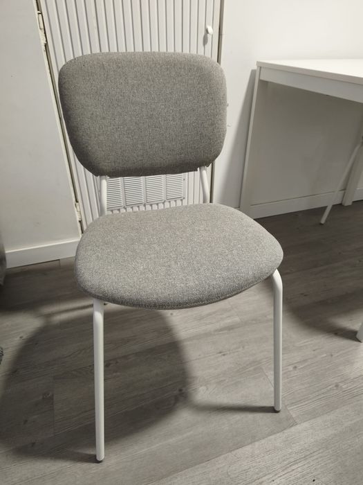 Conjunto de mesa de jantar e 4 cadeiras
