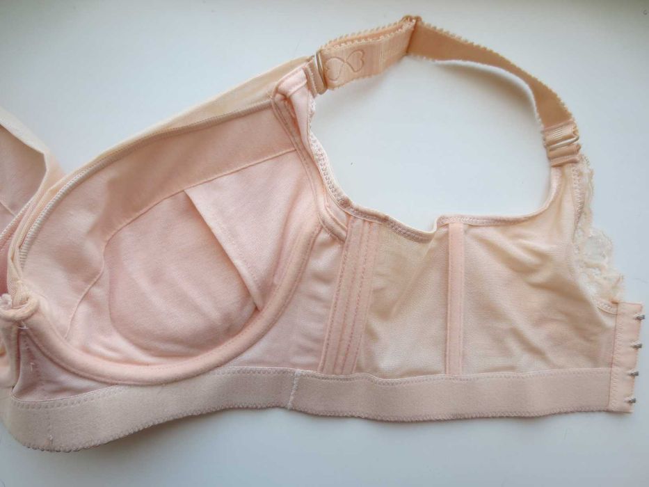 Бюстгальтер ТМ Fallsweet на большую грудь широк. бретели ОПГ 85-90см