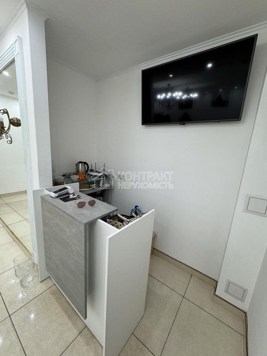 Продається приміщення на пр. Науки 19