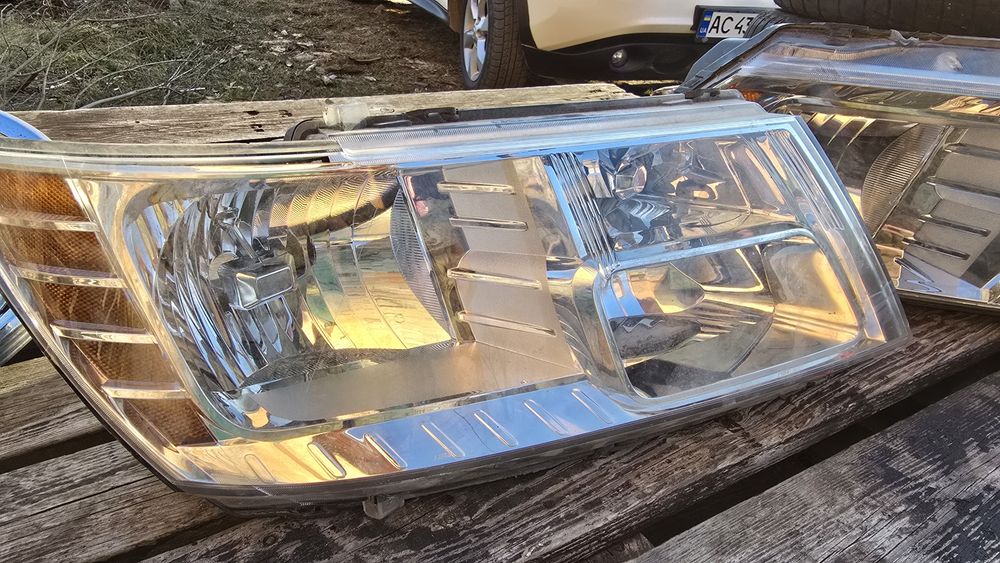 Фари Dodge Journey