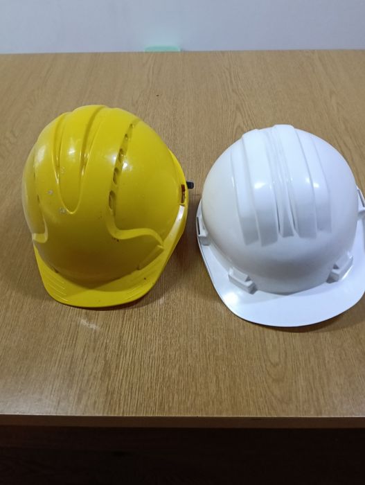Capacetes de obras