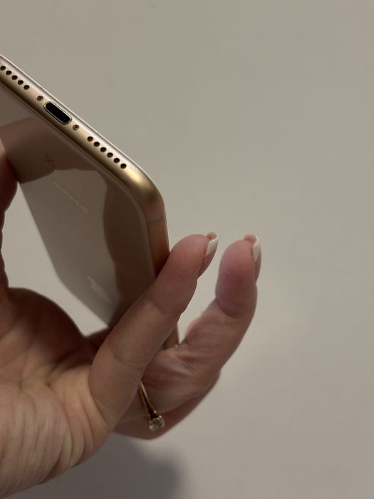 Продам iphone 8,в ідеальному стані