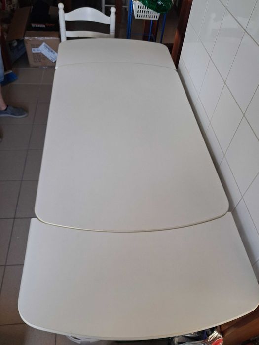 Conjunto Mesa de Cozinha Extensível (110-170cm) + 4 Cadeiras