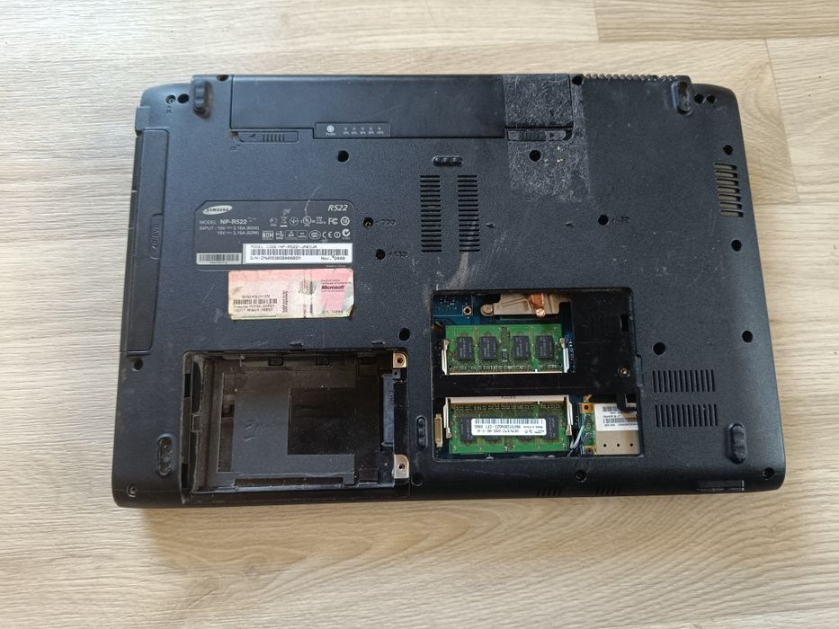 Ноутбук Samsung R522 (NP-R522) на запчасти мастерам / Донор
