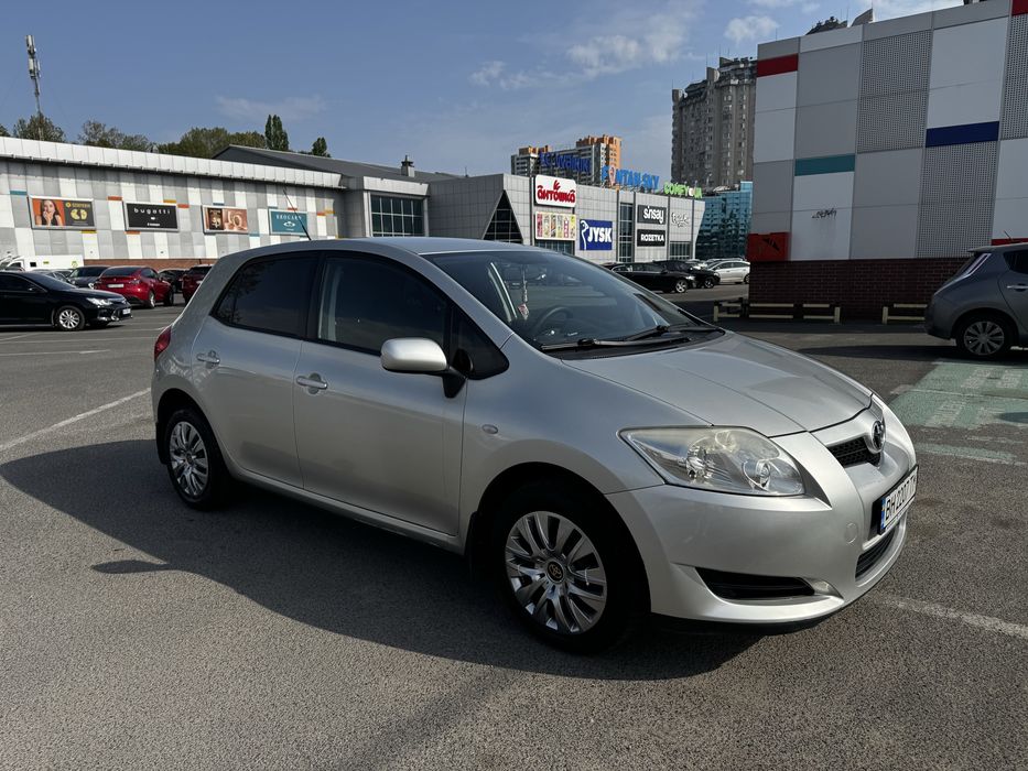 Продам своє авто toyota auris 2008 року
