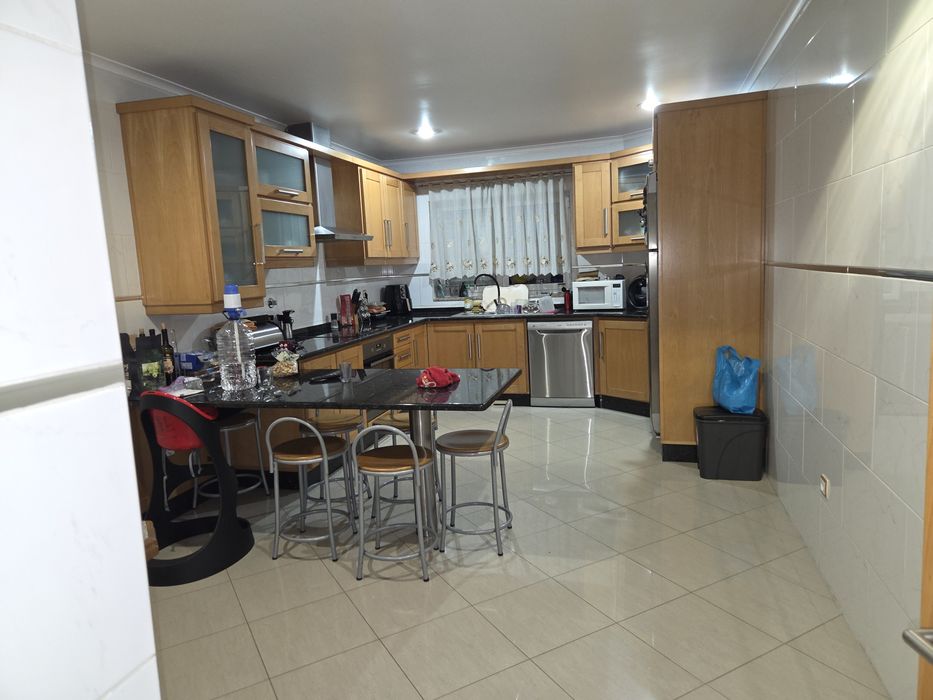 Alugo t3 c garagem