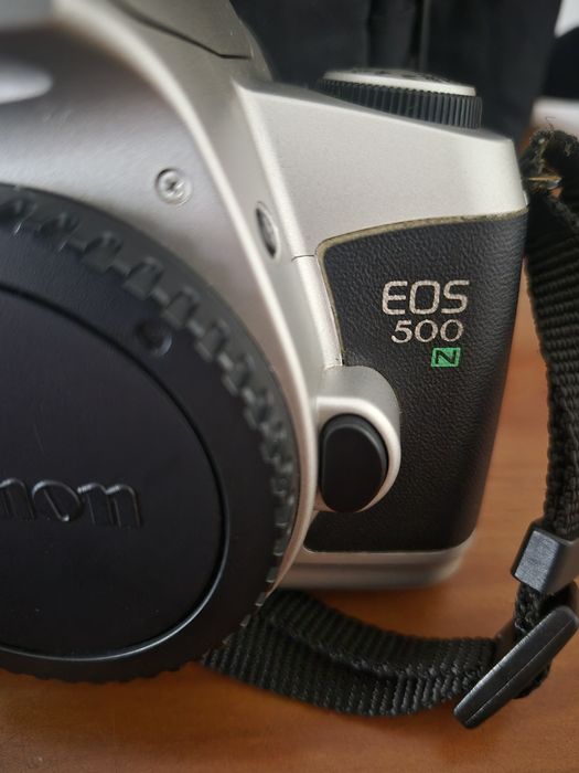 Canon EOS 500N (analógica)