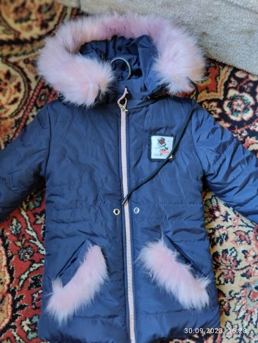 Зимова куртка дівчача