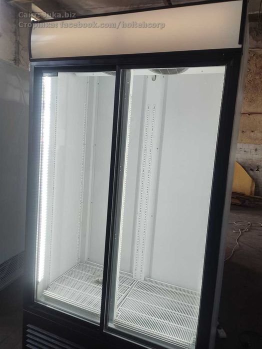 Холодильна шафа вітрина UBC Superlarge AB 1300л чорний, Є сервіс!