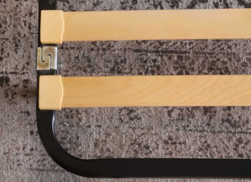 Estrado para cama de solteiro Ikea. 0,90x200cm. Entrego em sua morada em Braga.
