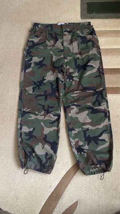 Камо  Parachute pants Bershka