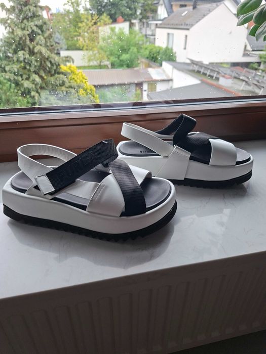 Letnie buty furla