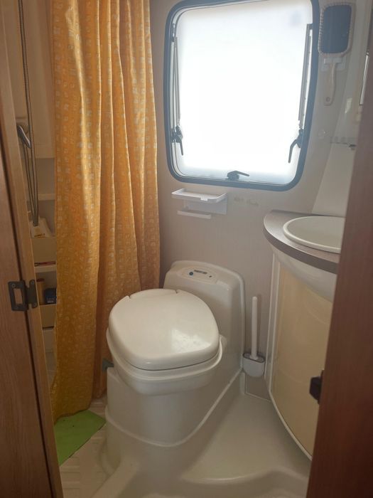 Autocaravana Challenger Genesis 43 de 6 lugares