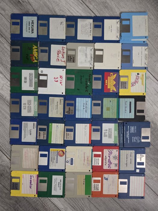 Dyskietki Amiga Commodore  118szt