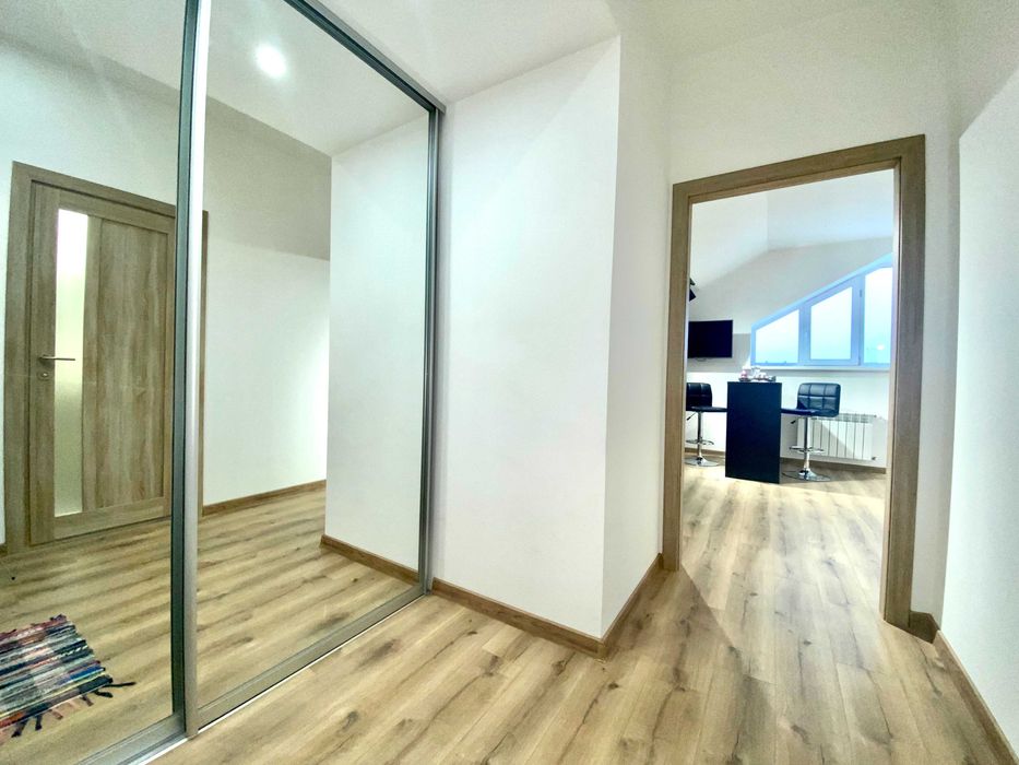 ApartPoltava Нова мансарда ВИХІД НА ДАХ новобудова ЛОФТ