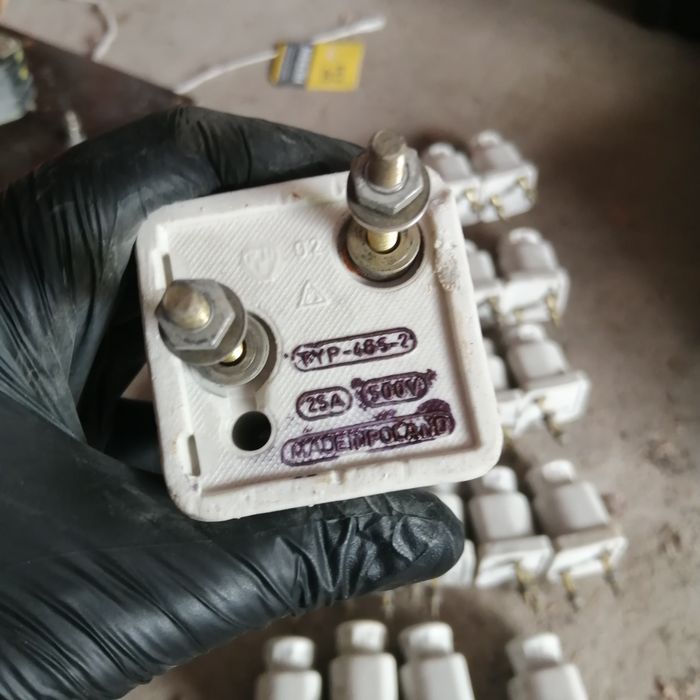 Gniazdo porcelanowe bezpiecznika 25A