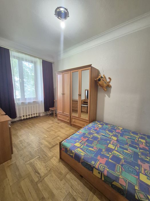 Здам кімнату для дівчини на пр.Берестейському!м.Нивки пішки