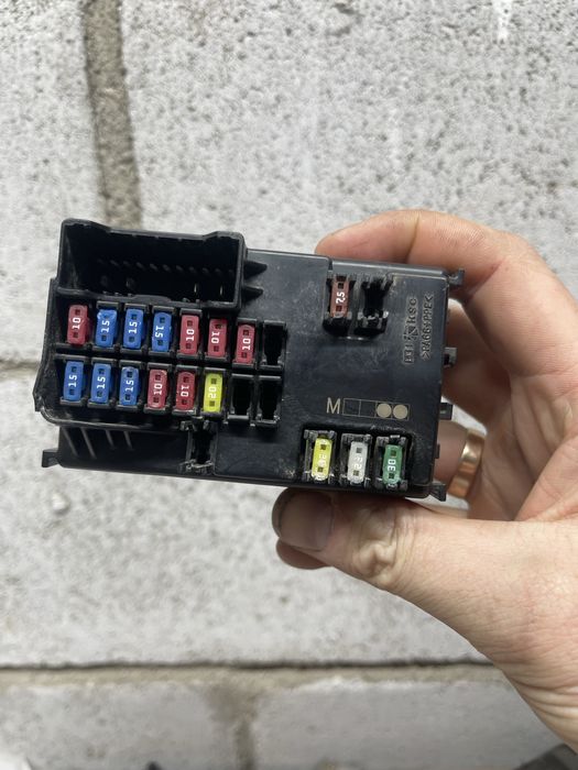 91959-F2040 Hyundai Elantra 2017 - 2020 блок запобіжників під капотний