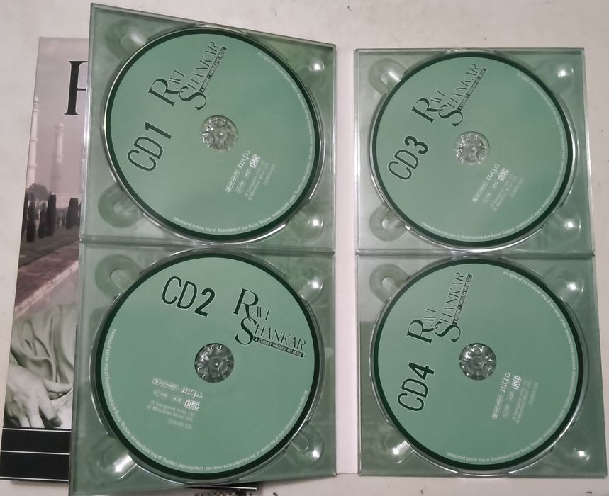 Подарочное издание Рави Шанкара  включает 10 CD -дисков. 2013год.