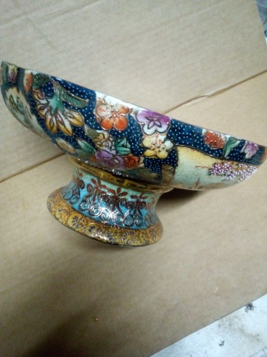 Taça grande com motivos japoneses Satsuma antiga