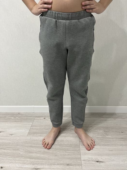 Puma штани, ідеальний стан, плотні, без начісу.