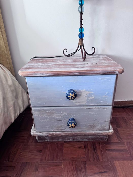 Cómoda e Mesa de Cabeceira