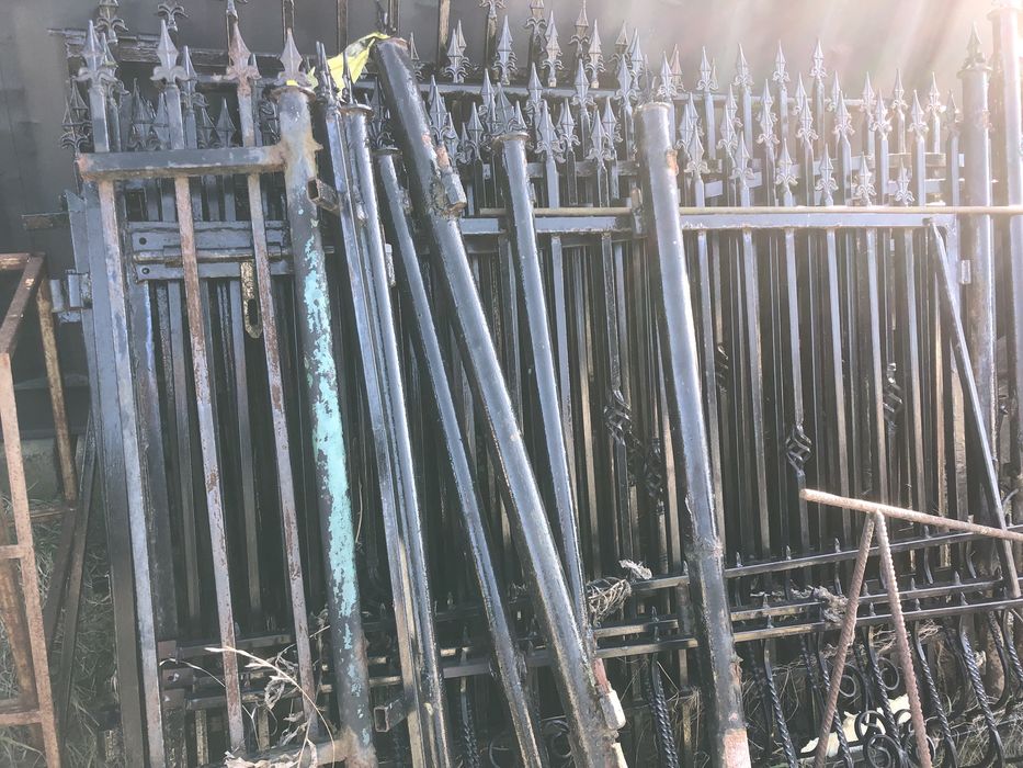 Sprzedam metalowy płot kuty