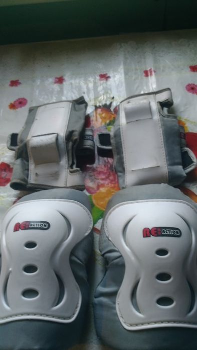 Продам наколенники,налокотники