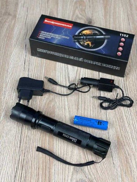 Latarka z Paralizatorem BL-1102 Wymienny akumulator + Ładowarki