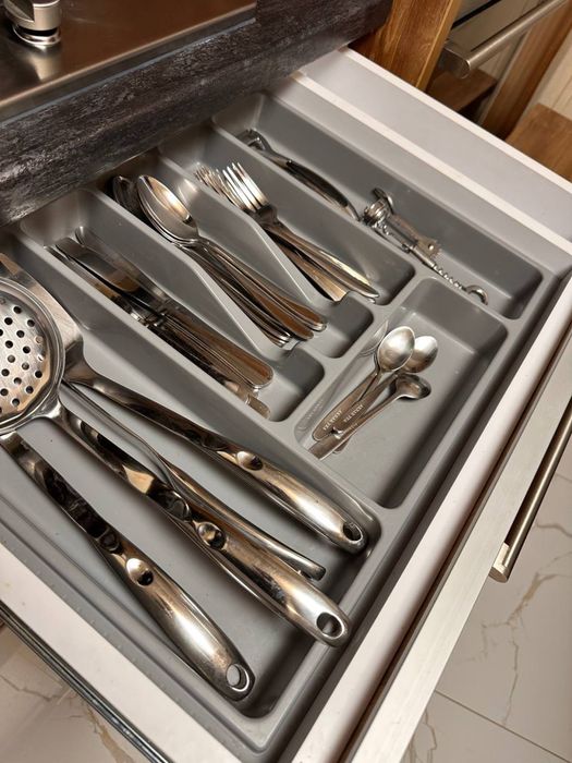 Сучасні 3 кімн апартаменти з дизайнерським ремонтом, власне паркомісце