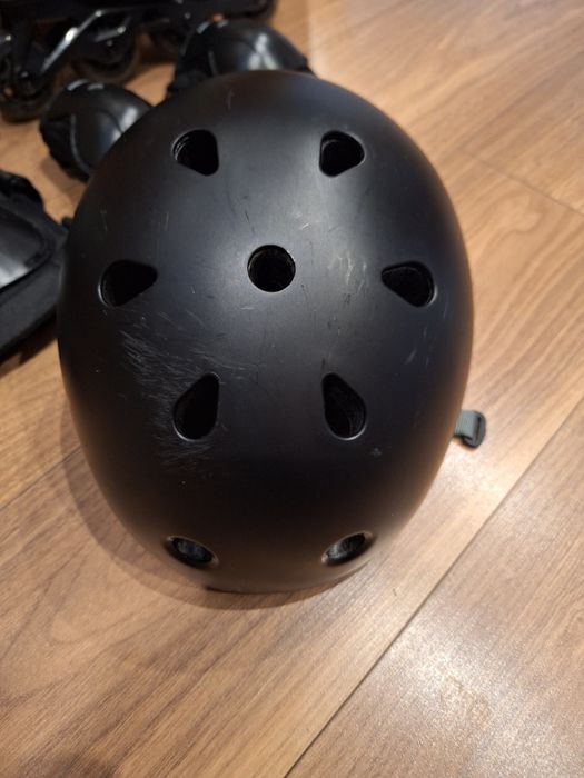 Kask na rolki czarny oxelo 50 -54 cm