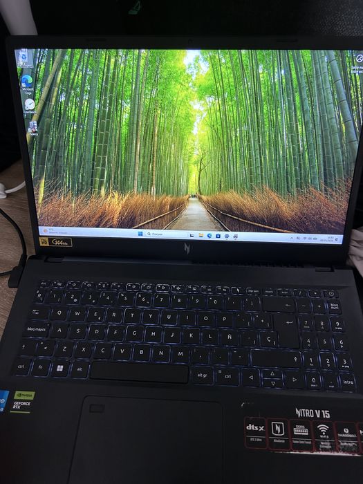 Acer Nitro V 15 500Gigas i5-13420H RTX 4050 16GB DDR5 2.5TB 144Hz